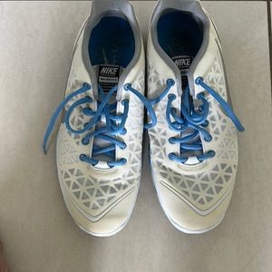 Nike New Off White Sneaks Free Fit 2 Size 10